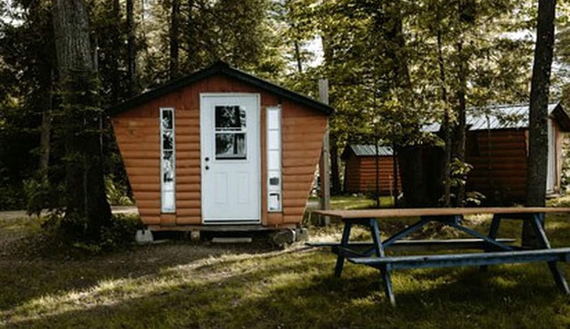 Golden Lake Glamping Cabin, Ideal to Discover the Ottawa Valley
