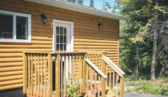 Gopher's Hole Cabin - Lakewood Park Cabins