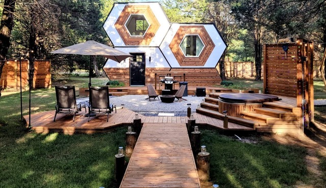 Gorgeous Beehive Tiny House Surrounded by Trees for a Unique Romantic Getaway near Wills Point, Texas