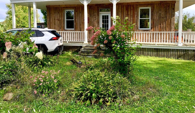 Gorgeous Waterfront villa fully equipped! w/ Hottub