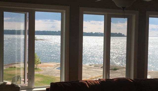 Gorgeous REMOTE private Lakefront cottage with Panoramic Views