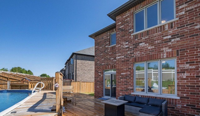 Gorgeous Vacation Home Near The Beach!nstunning townhouse!