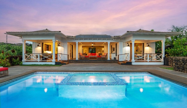Hale Hikari by Alekona Kauai: 5BR Ocean View Home w AC, private pool, close to shopping, dining