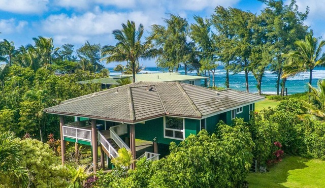 Hale Koaniani - a 3br/2.5ba beach front home in Ha'ena