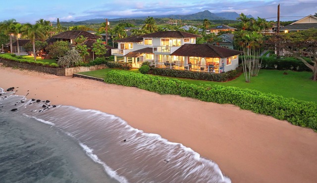 Hale Ohe - Best Value Beachfront Home Steps from Beach