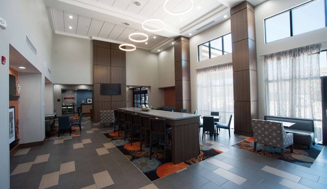 Hampton Inn & Suites Stillwater West