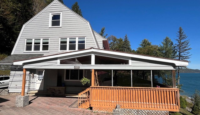 Hatch's Lodge - 5 bdrms, 5.5 baths, amazing lake views and waterfront