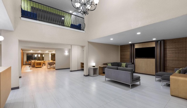 Hawthorn Extended Stay by Wyndham College Station South