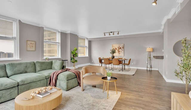 HEB203 Spacious Downtown Fort Worth Condo w/Gym&Parking by Traveller's Comfort