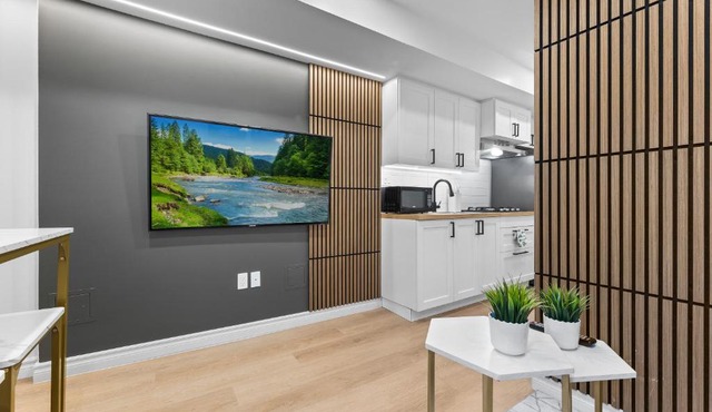High Park Grove Modern 1B1B, Kitchen, Laundry