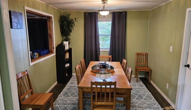 Hillman Haven Cottage - walk to Lake & Marsh. Swim-Fish-Birding.