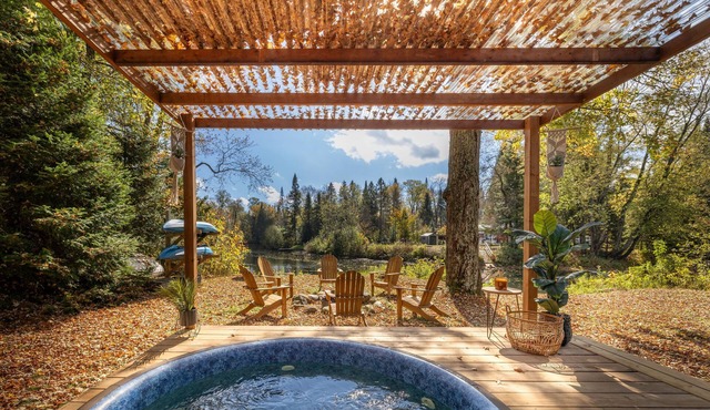 Hills Haven Luxury Cottage - Minden Hills Escape for the Nature Enthusiast