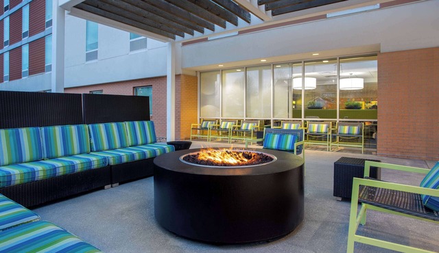 Home2 Suites by Hilton Omaha West, NE