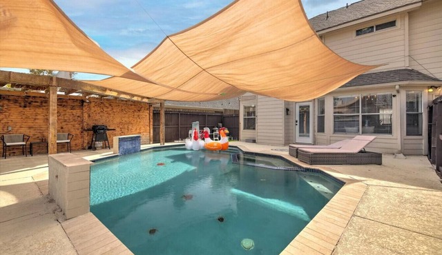 Houston Poolside Paradise – BBQ
