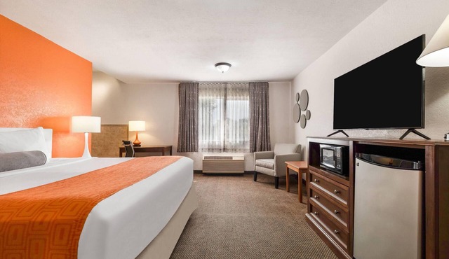 Howard Johnson Hotel & Suites by Wyndham Oacoma