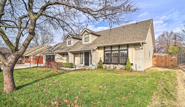 Immaculate 'Woodland View' Retreat w/Hot Tub