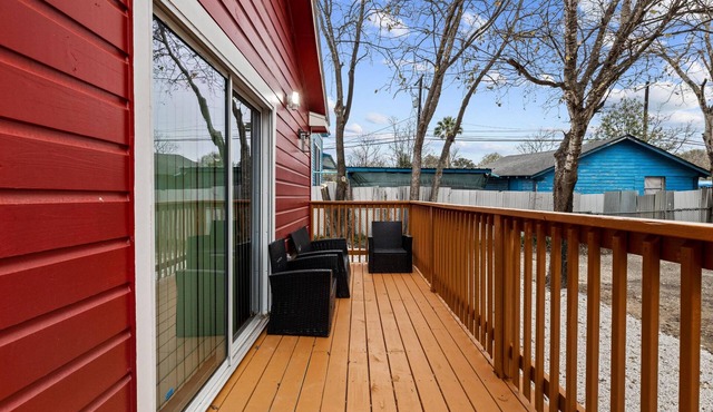 Inviting 4BR 2 5BA Downtown Home With Ample Space