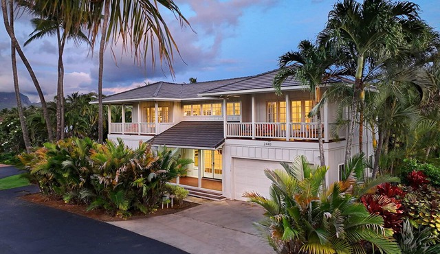 Kai Nui - Great Location and Value! Stylish 3br Home with A/C close to beach