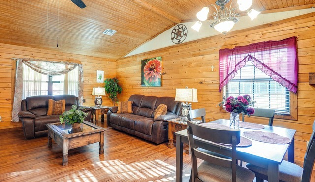 Kilgore Gem: Pet-friendly Cabin w/Duck Pond!