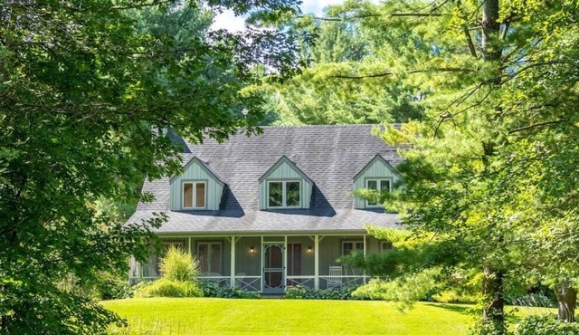 King Size Bed, Hot Tub, Pool - Waterfront Stay