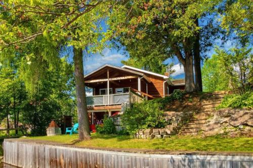 Lake Access - Private Spa - Pool table - Rustique