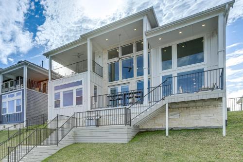 Lake Conroe Oasis: Chef's Kitchen & Boat Dock