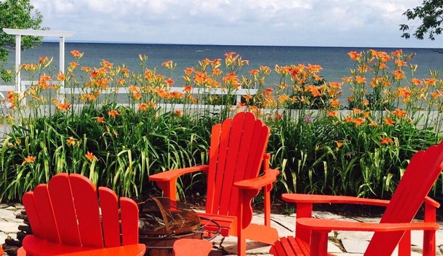 Lake Simcoe - 4 Season | 3 Bedroom Lake House