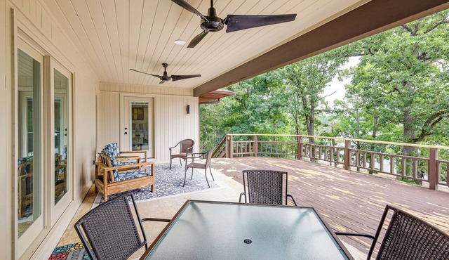 Lake-View Deck! Modern Greers Ferry Lake Retreat