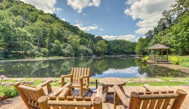 Lakefront Cabin < 3 Mi to Dtwn Eureka Springs!