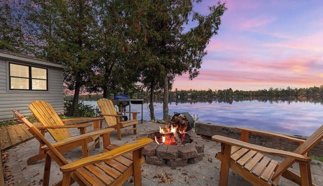 Lakefront cottage with Fireplace Sauna Mini forest