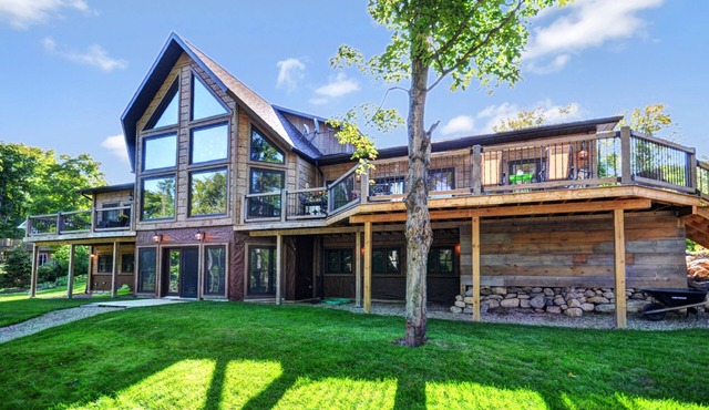 Lakefront - Lux Log Cabin Cottage - Lake Front 5 mins Sir Sam's Ski Hill