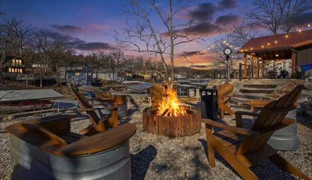 Lakefront w/Private Dock, 2 Slips, Swim Mat, Firepit, & Covered Patio 44mm