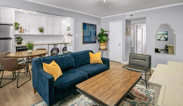 Lakeside: First floor/King Beds