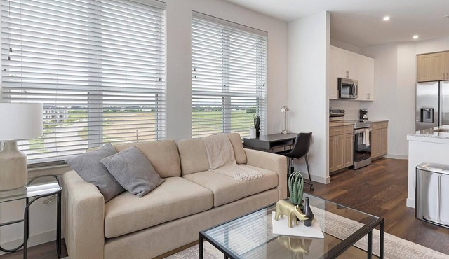 Landing | Amazing 1BD, Clubhouse, Pool
