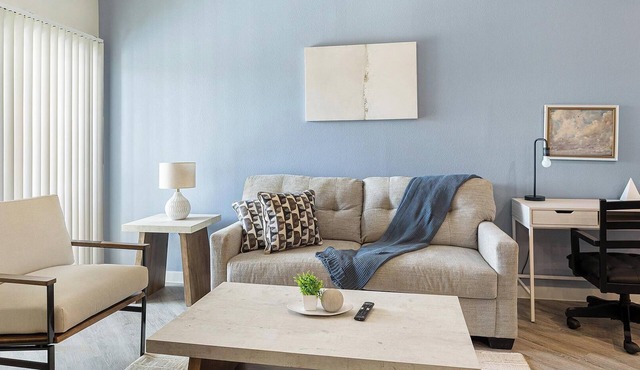 Landing | Amazing 1BD, Pool, Gym