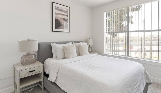 Landing | Amazing Studio, Courtyard, Pool