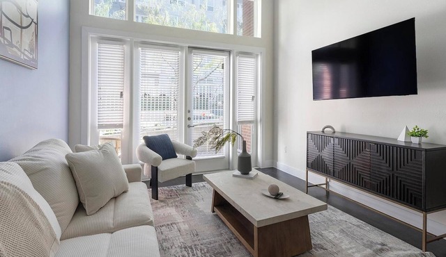 Landing | Beautiful 1BD in Bricktown