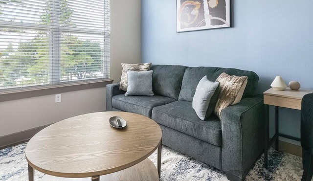 Landing | Beautiful 1BD, Courtyard, Pool