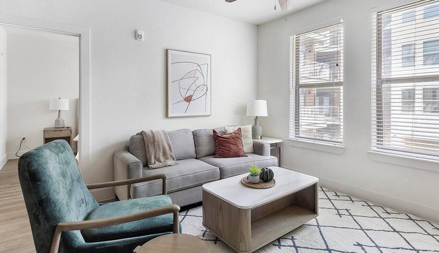 Landing | Beautiful 2BD, Courtyard, Clubhouse