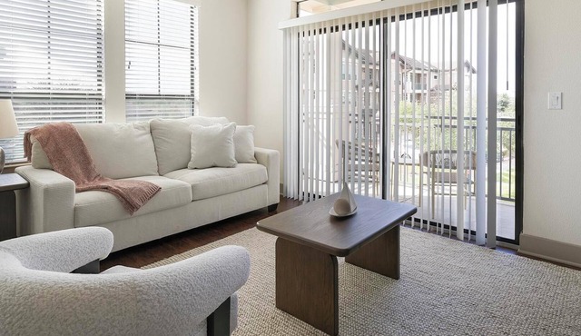 Landing | Beautiful 2BD, Gym, Clubhouse
