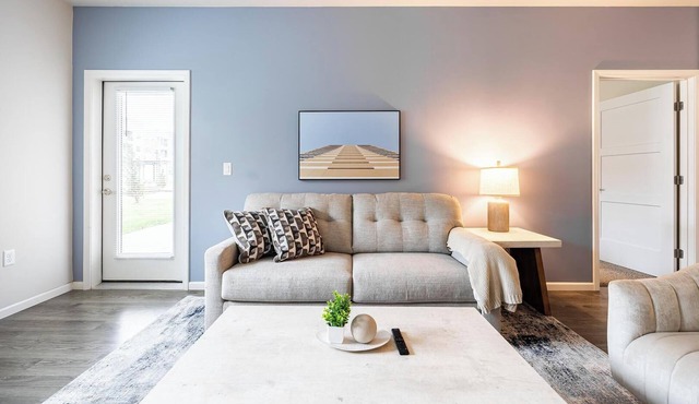 Landing | Beautiful 2BD, Pool, Gym