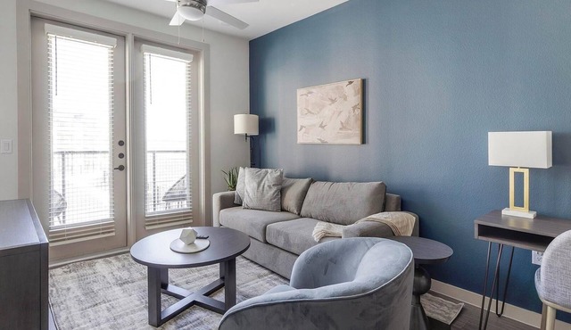 Landing | Beautiful Studio, Pool, Gym