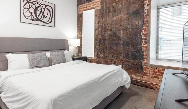Landing | Chic 2BD, Courtyard, Gym