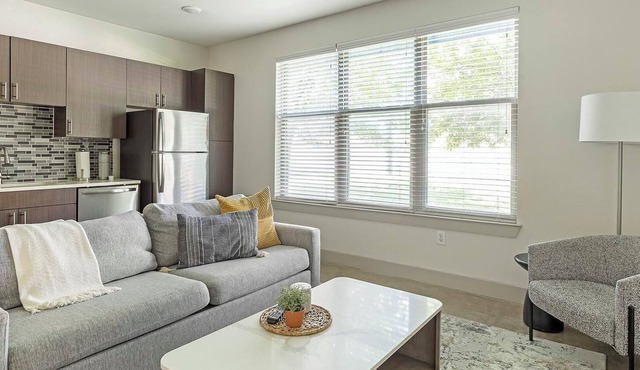 Landing | Incredible 1BD, Gym, Pool
