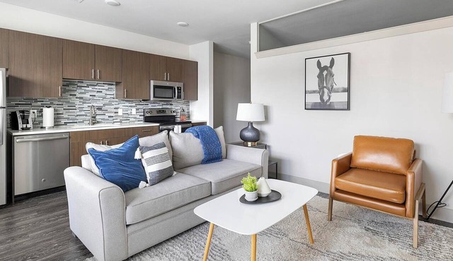 Landing | Incredible 1BD, Pool, Gym