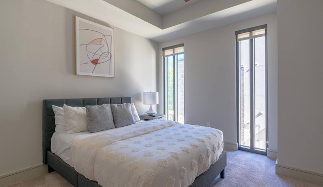Landing | Incredible 2BD, Tennis Court, Gym