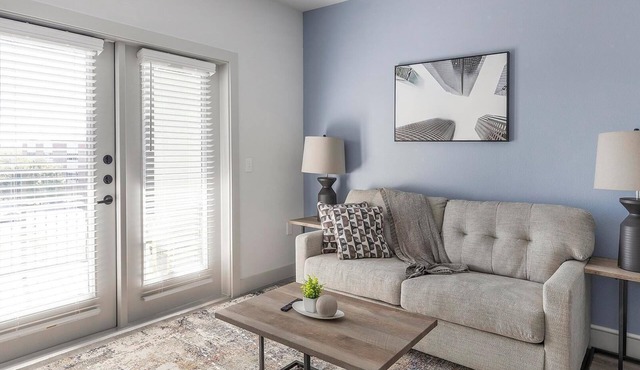 Landing | Modern 1BD in Corinth