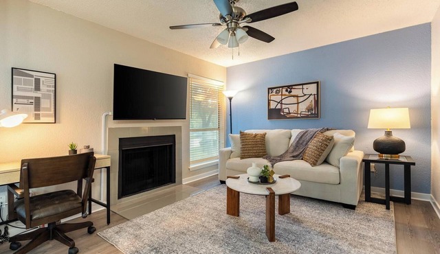 Landing | Modern 1BD, Pool