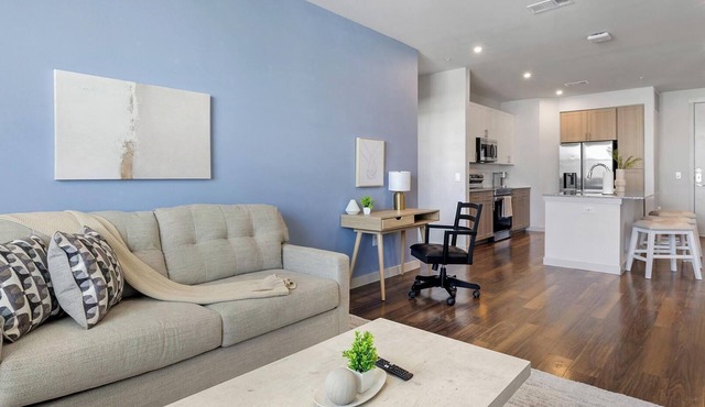 Landing | Modern 2BD, Clubhouse, Pool
