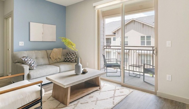 Landing | Modern 2BD, Gym